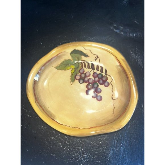4 CLAY ART Ceramic Dish Hors d'oeuvre Wine Cheese Plates Grape Pattern 5 x 4" - Picture 3 of 5